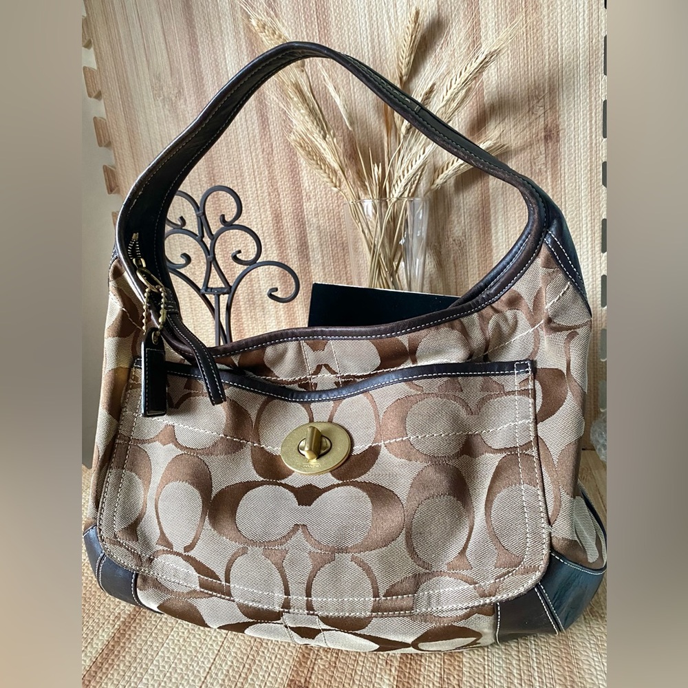 Coach Beige Brown Logo Signature Coach Hobo Shoulder Hand Bag Coach Purse M0685